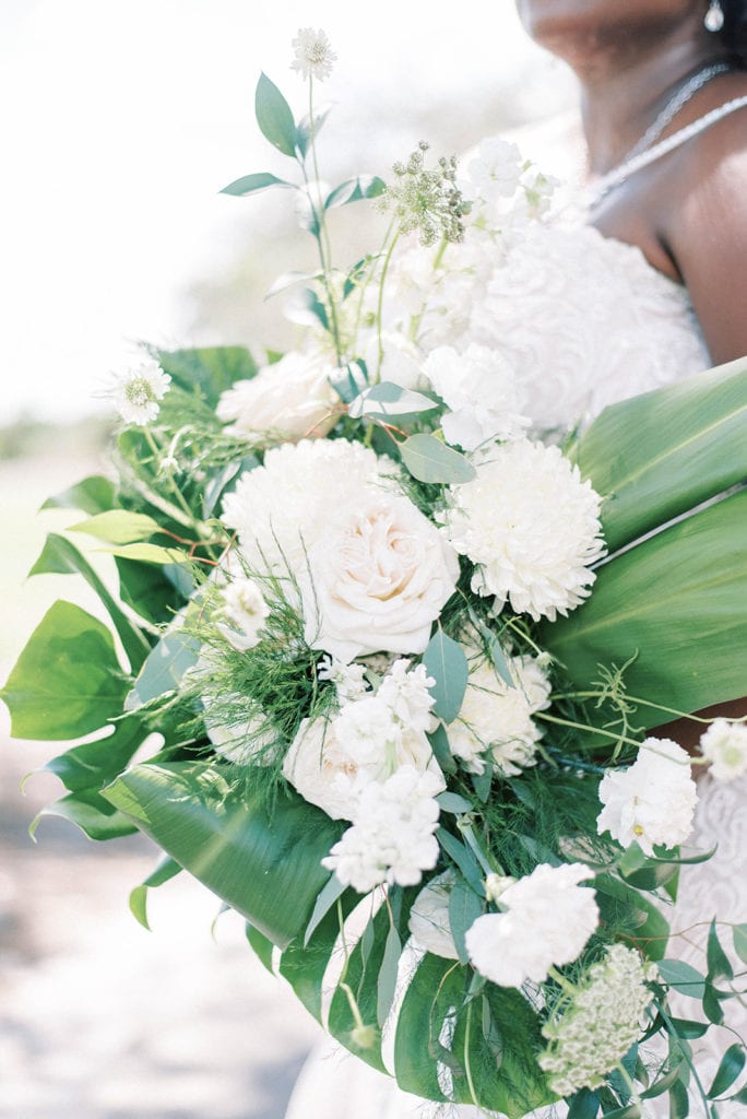 White and greenery flower bouquet tropical flower bouquet simple and elegant