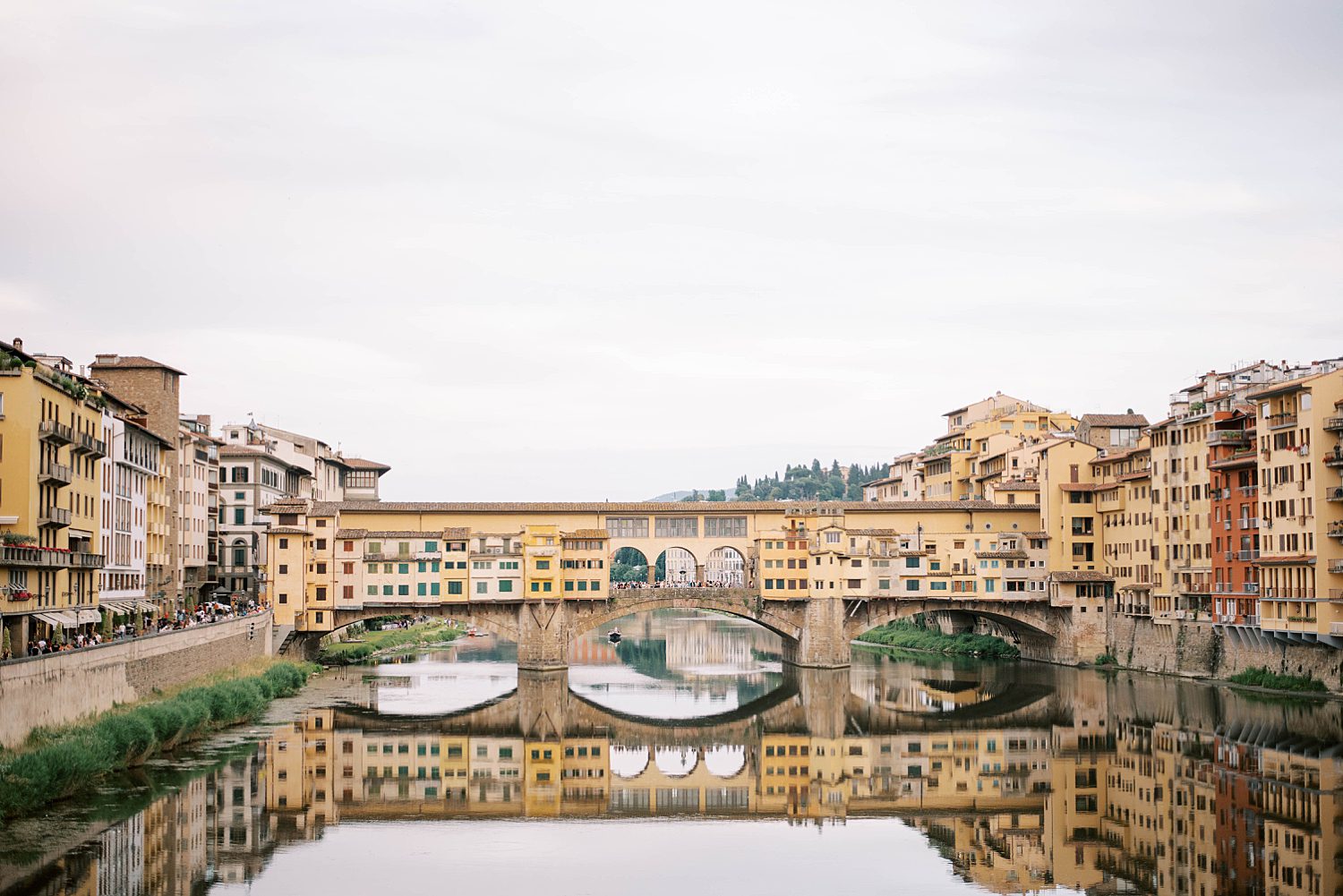 Ponte Vecchio portraits taken by Italian wedding photographer Ruth Terrero Photography