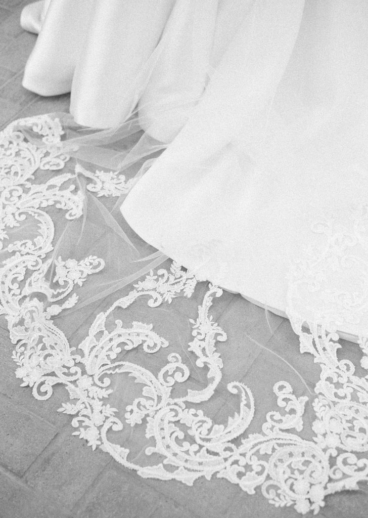 lace detail on edge of bride's veil