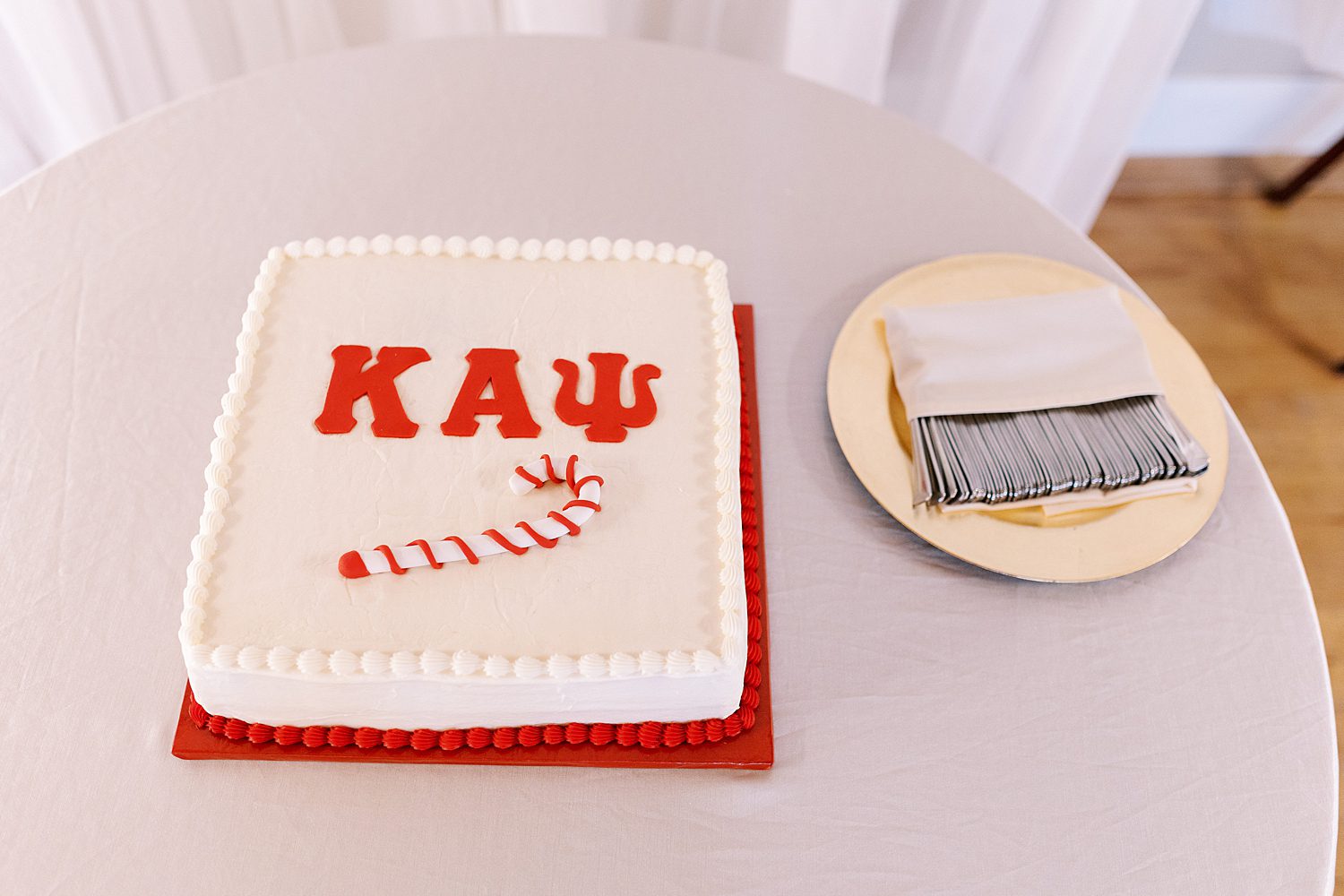 custom KAU cake for wedding reception 