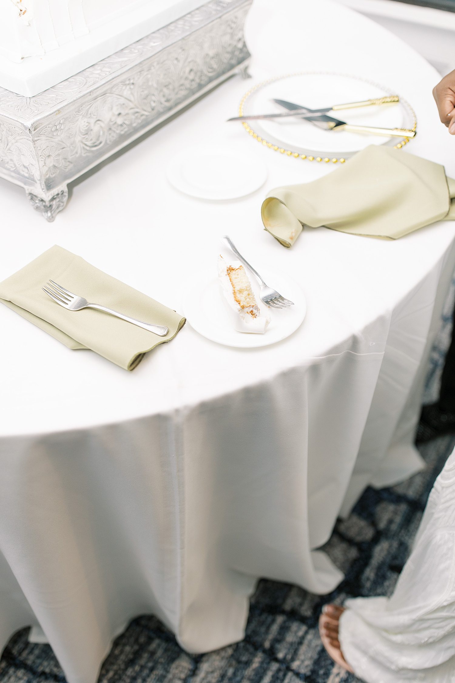 summer wedding reception with light green napkins at The Rusty Pelican Tampa