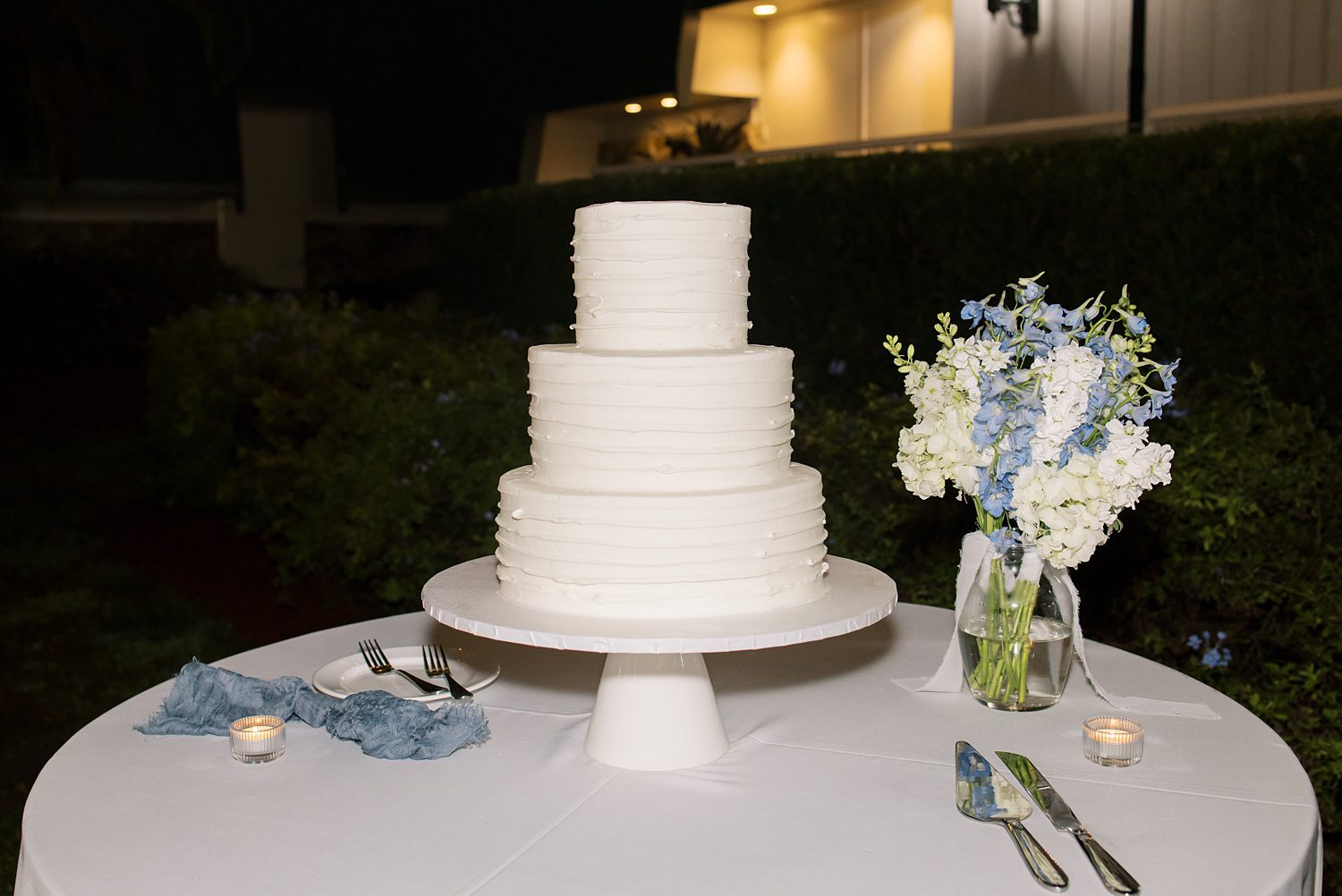 tiered wedding cake with white icing for FL wedding day