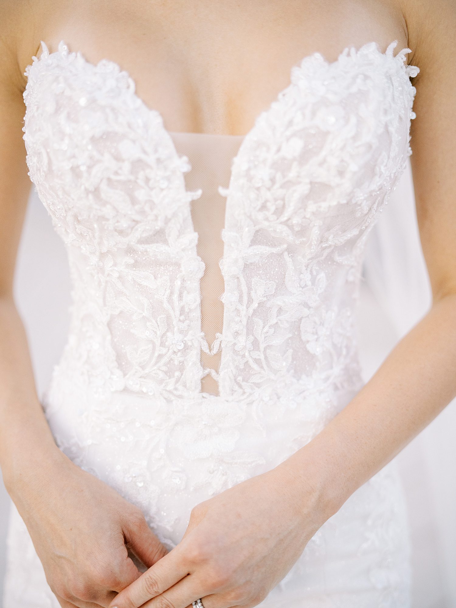 bride's lace bodice for fall wedding day