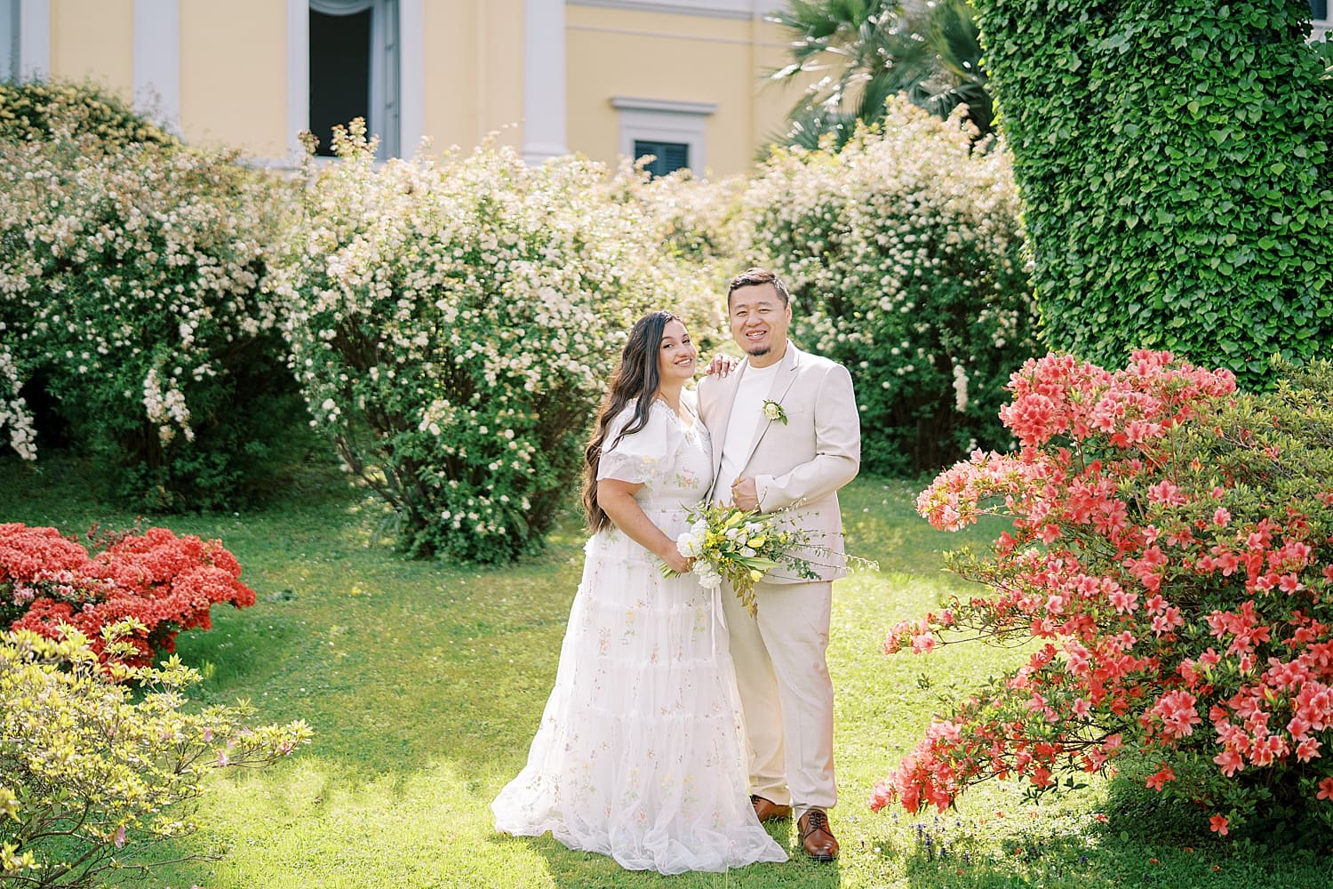 Romantic engagement photos at Villa Serbelloni