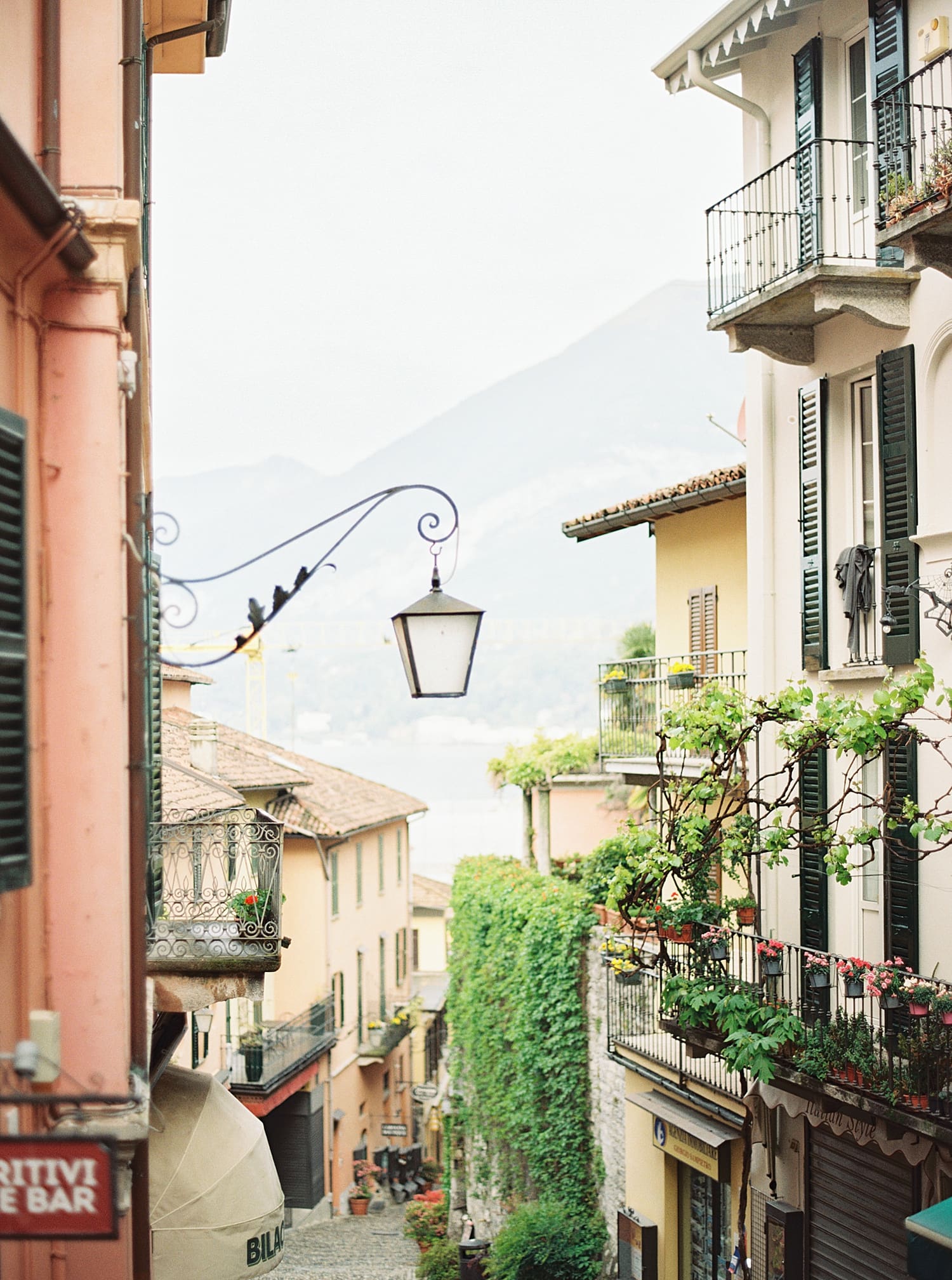 Charming streets of Bellagio photoshoot