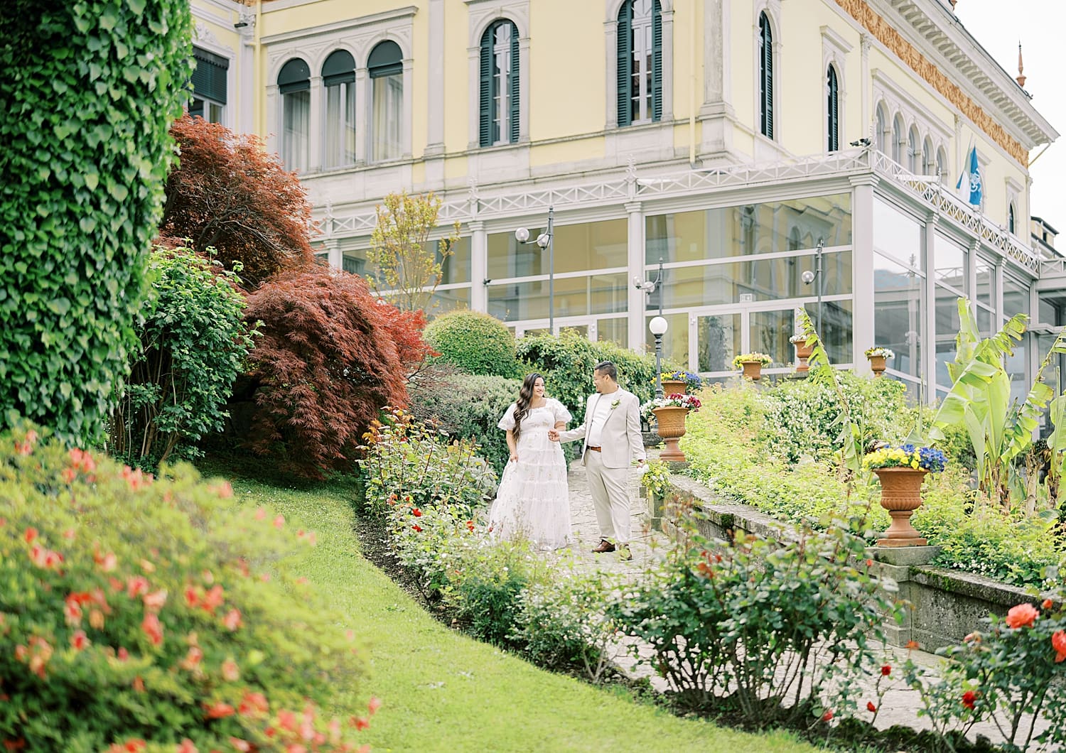 Romantic Villa Serbelloni Newlywed photos